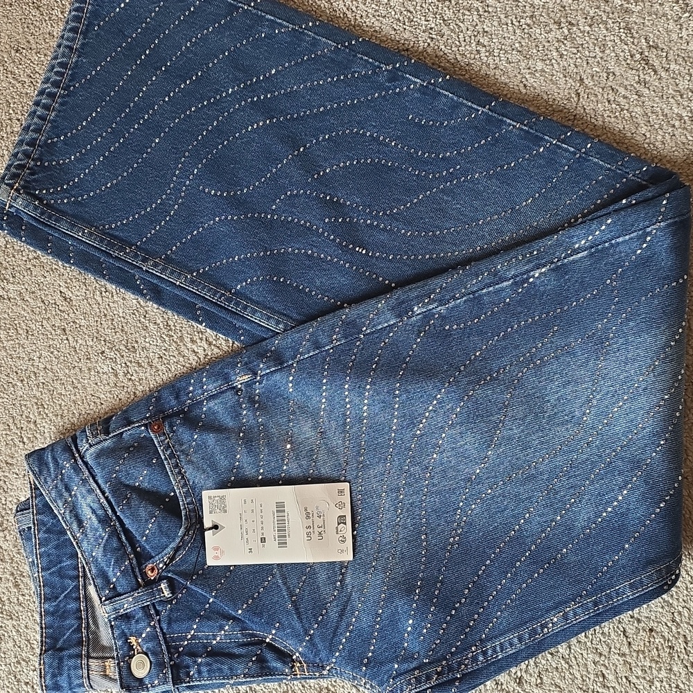 Zara High Waisted Straight Leg Rhinestone Jeans. Size 2 (28/32)